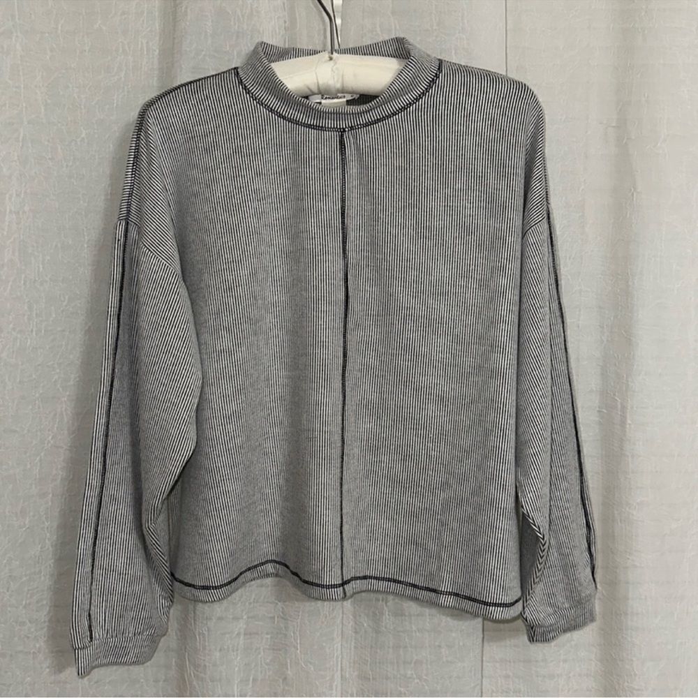 Urban Romantics L Mock Neck Silver Gray Cozy Comfy Long Sleeve Boxy Fit Top